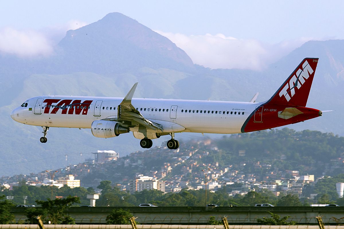 Airbus A321 (PT-XPM)