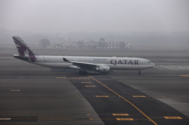 Boeing 777-200 (A7-AEE)