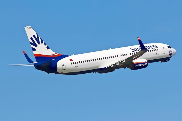 Boeing 737-700 (TC-SNM)