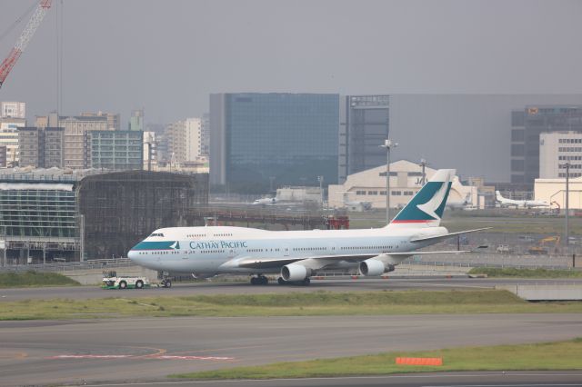 Boeing 747-400 (B-HKU)