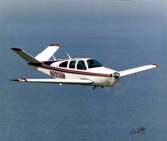 Beechcraft 35 Bonanza (N8906M)