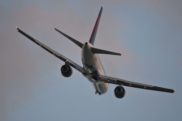 Boeing 757-200 —