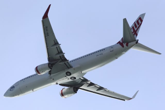 Boeing 737-800 (VH-YFN) - Virgin Australia, departs YBTL.