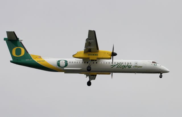 de Havilland Dash 8-400 (N407QX)