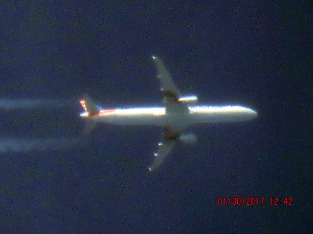 Airbus A321 (N982VJ)