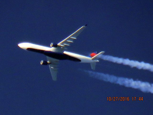 Airbus A330-300 (N817NW)