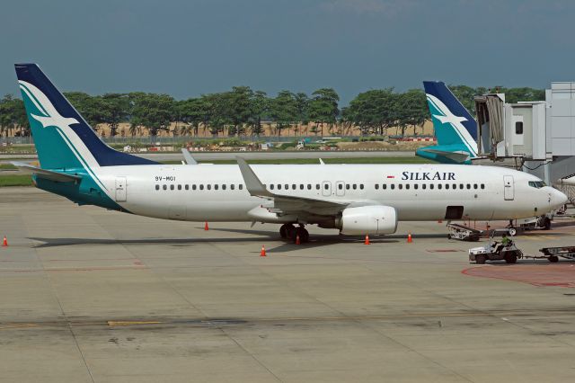 Boeing 737-700 (9V-MGI)