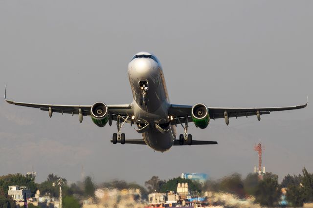 Airbus A321 (XA-VBQ)