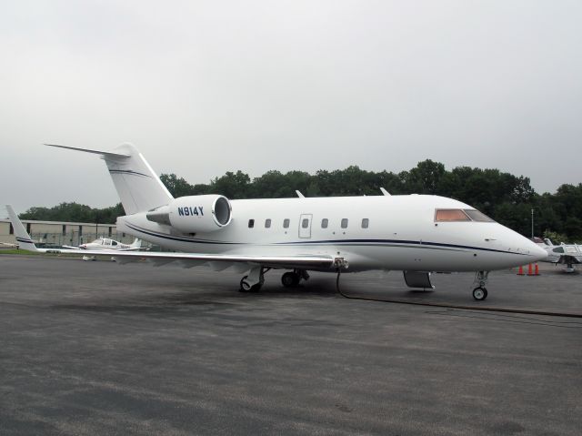 Piper Cherokee Arrow (N914Y) - Large cabin.