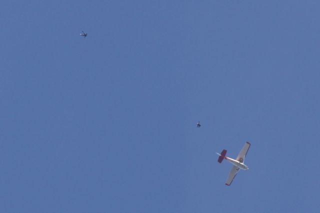 Cessna Skylane (N3486U) - Skydivers out at about 10k feet