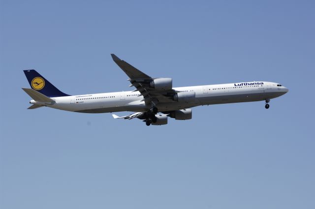 Airbus A340-600 (D-AIHV) - Final Approach to NRT Airport R/W34L on 2012/04/08