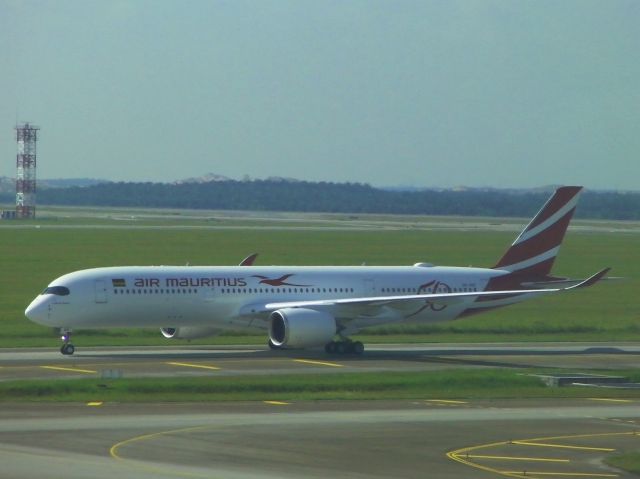 Airbus A350-900 (3B-NBP)