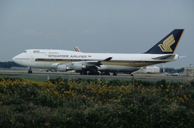 Boeing 747-400 (9V-SPA) - Departure at Narita Intl Airport Rwy34L on 1997/10/26