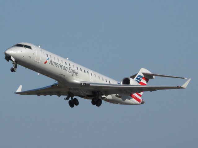 Canadair Regional Jet CRJ-700 (N542EA) - Blue Streak 5153 departing for Philadelphia, PA (KPHL) on 11/29/2020 (taken from Tuskegee Rd.)