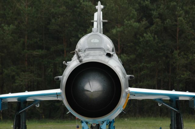 — — - MiG-21MF Lancer from the Romanian Air Force on the Lechfeld Air Base 2005