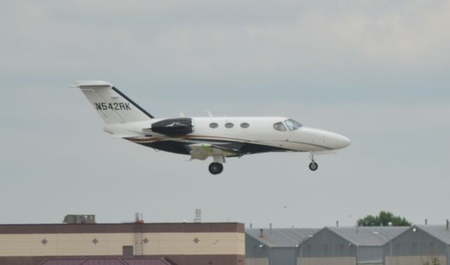 Cessna Citation Mustang (N542RK) - N542RK on final on Runway 15 in Sioux Falls SD