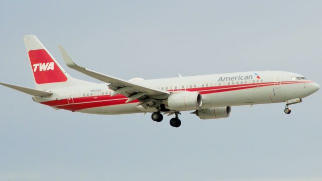 Boeing 737-800 (N915NN) - With The TWA Logo"American Airlines acquired"In the early 2000s