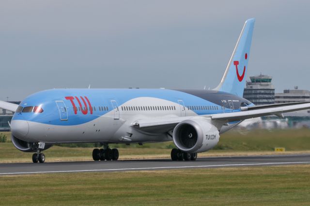 Boeing 787-9 Dreamliner (G-TUIK) - TOM144 departing to Orlando, Sanford