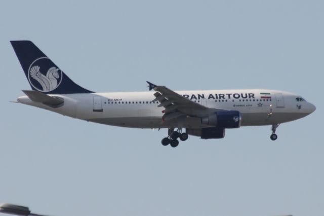 Airbus A310 (EP-MDH)