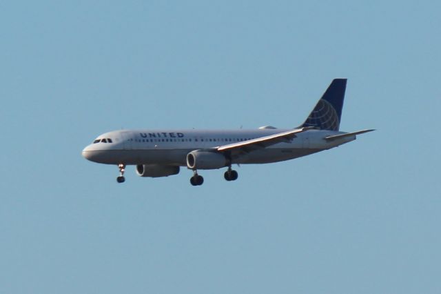 Airbus A319 (N895UA) - Runway: 28C. Operating as UAL262/UA262 "United" on 05/26/2018.