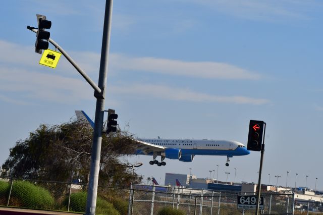 Boeing 757-200 (N90003) - Vice President Joe Biden Landing at LAX.  