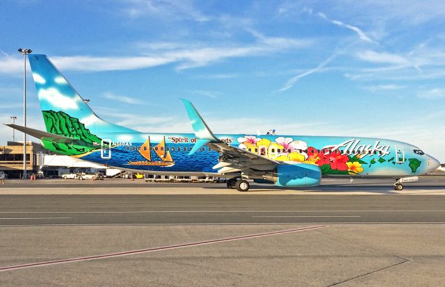 Boeing 737-800 (N560AS) - Alaska Airlines Spirit of Islands special livery