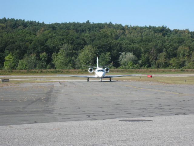 Cessna Citation Excel/XLS (N606QS) - Taxiing in after arriving from Boston, MA (KBOS).