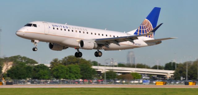 Embraer 170/175 (N87306)