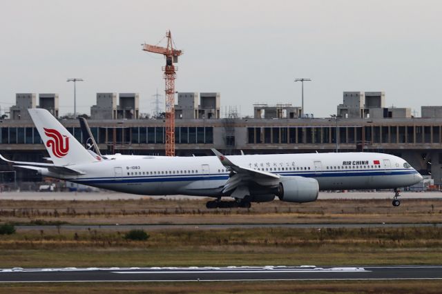 Airbus A350-900 (B-1083) - CA935 arriving from Shanghai