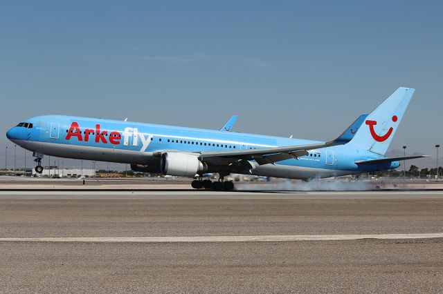 BOEING 767-300 (PH-OYE)