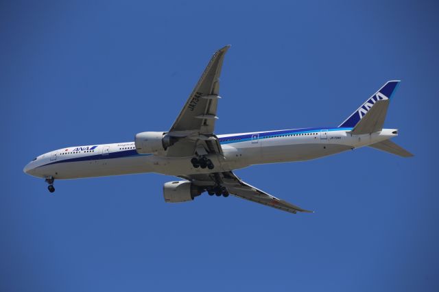 BOEING 777-300ER (JA734A)