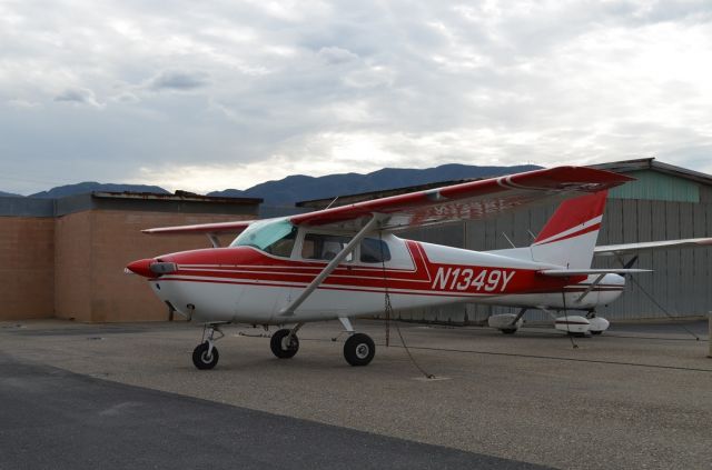 Cessna Skyhawk (N1349Y)