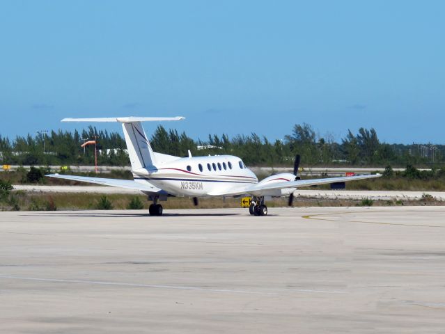 Beechcraft Super King Air 200 (N335KW)