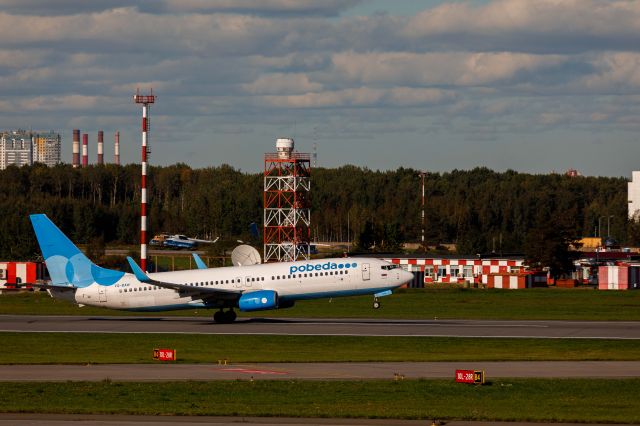 Boeing 737-700 (VQ-BAW)