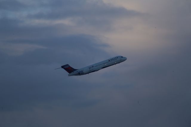 Boeing 717-200 (N981AT)