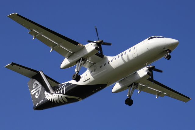 de Havilland Dash 8-300 (ZK-NFB)