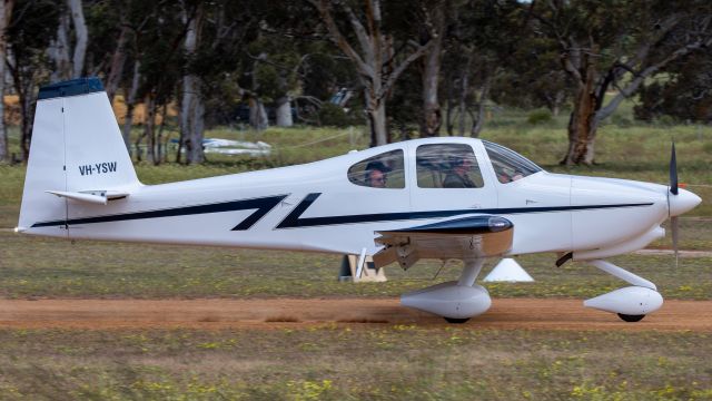 Vans RV-10 (VH-YSW)