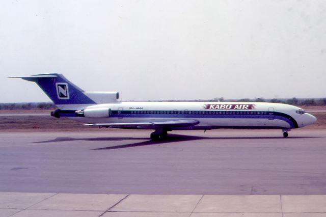 Boeing 727-100 (5N-MMM)