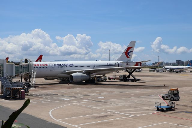 Airbus A330-300 (B-5921)