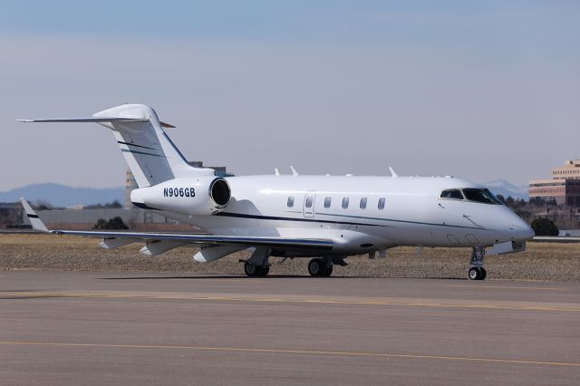 Bombardier Challenger 300 (N906GB) - Sat 3-4-23