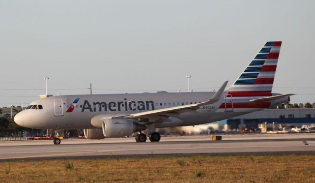 Airbus A319 (N9021H)