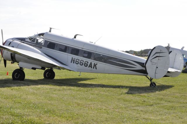 Beechcraft 18 (N666AK)