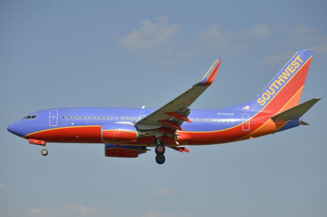 Boeing 737-700 (N799SW)