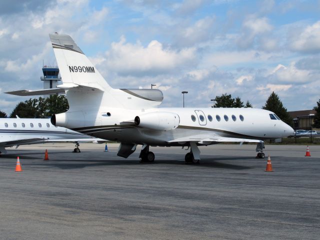 Dassault Falcon 50 (N990MM) - Very good short field performance. 3-engine safety.