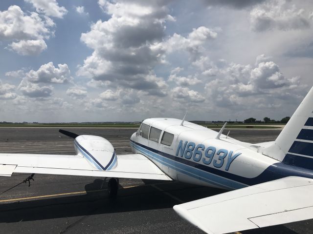 Piper PA-30 Twin Comanche (N8693Y)