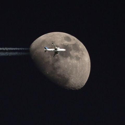 — — - Flight to the moon as seen from Hammonton,NJ