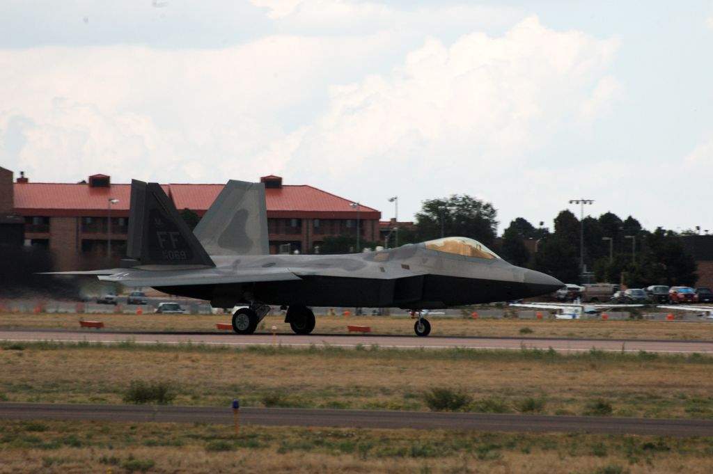 Lockheed F-22 Raptor (AWEF) - This F-22 Raptor was leaving COS