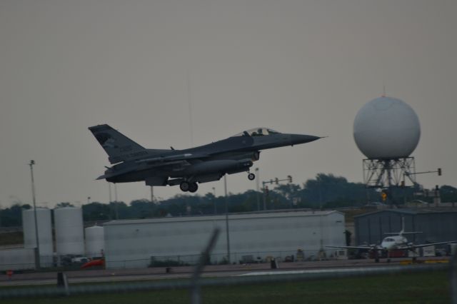 Lockheed F-16 Fighting Falcon — - 114th FW NAG-125 conducting a tactical fly-by of KFSD - 6-10-2012