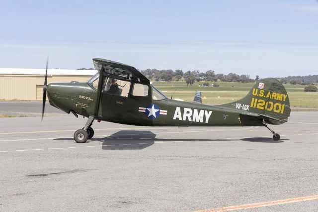 Cessna L-19 Bird Dog (VH-LQX) - Cessna O-1E Bird Dog (VH-LQX) taxiing at Wagga Wagga Airport