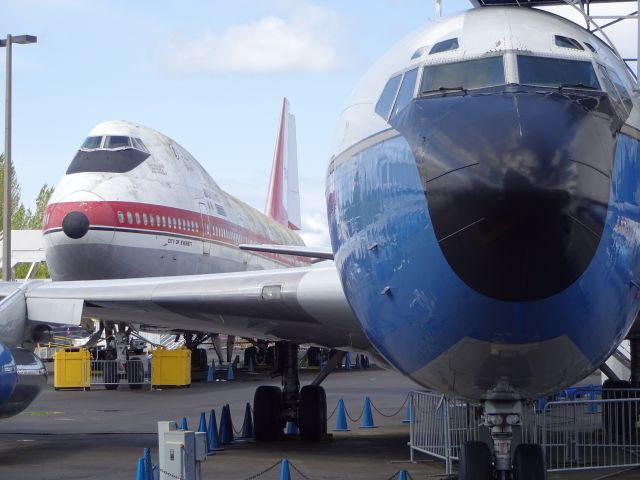 — — - Boeing 747 Prototype, Boeing 707 Airforce One